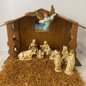 Beige nativity‎ 9 piece set with barn resin Made in Japan 3.5"